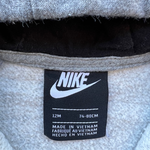 NIKE 2-Piece 12 Month Gray/Black Hooded Fleece Set for Boys | Preowned - Picture 10 of 11